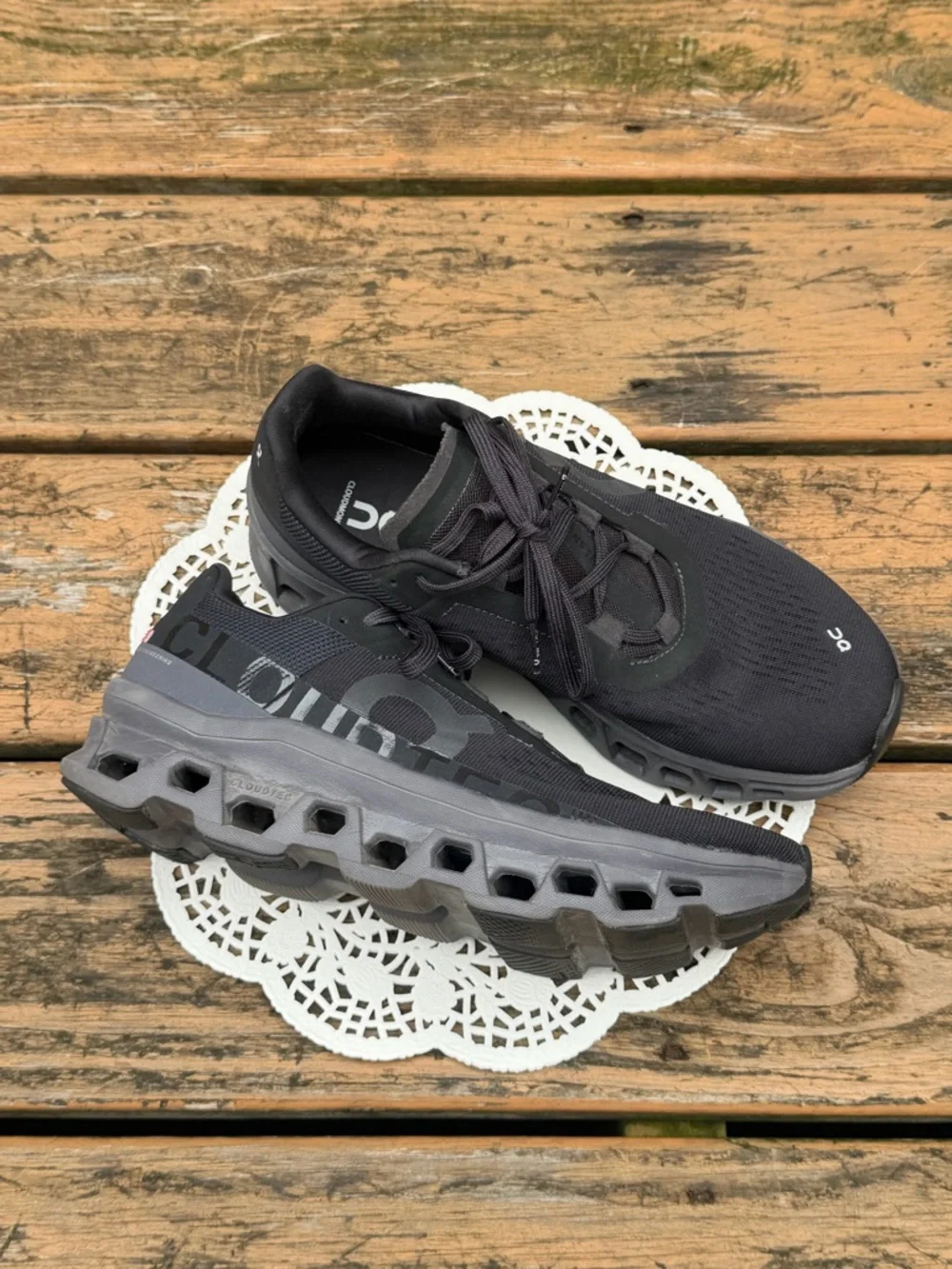 On Women's Cloudswift Running Shoes - Black and Gray